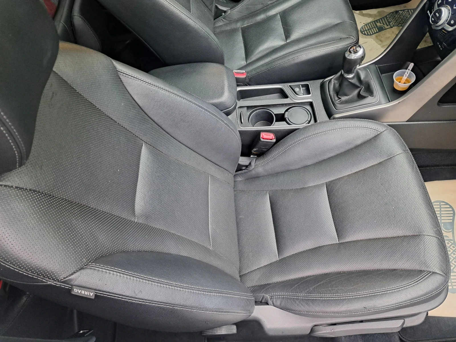 Hyundai I30 1.6 ПАНОРАМА/КОЖА, снимка 11 - Автомобили и джипове - 54461066