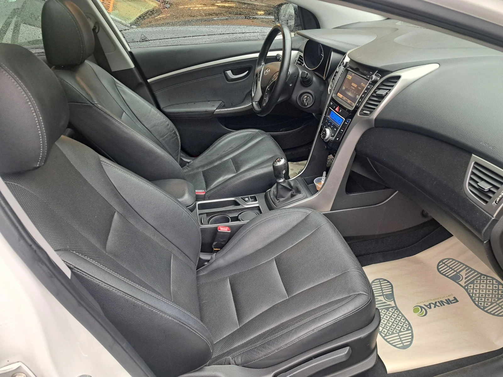 Hyundai I30 1.6 ПАНОРАМА/КОЖА, снимка 10 - Автомобили и джипове - 54461066