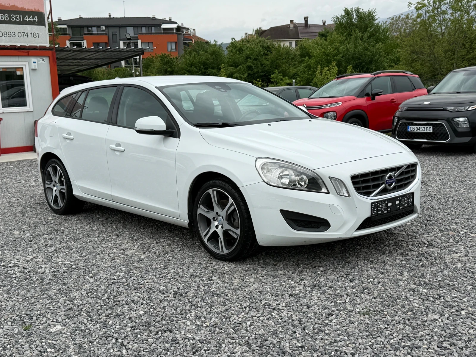 Volvo V60 2.0 D4 5-цилиндров (163 кс) Geartronic/2013г. , снимка 3 - Автомобили и джипове - 54478220
