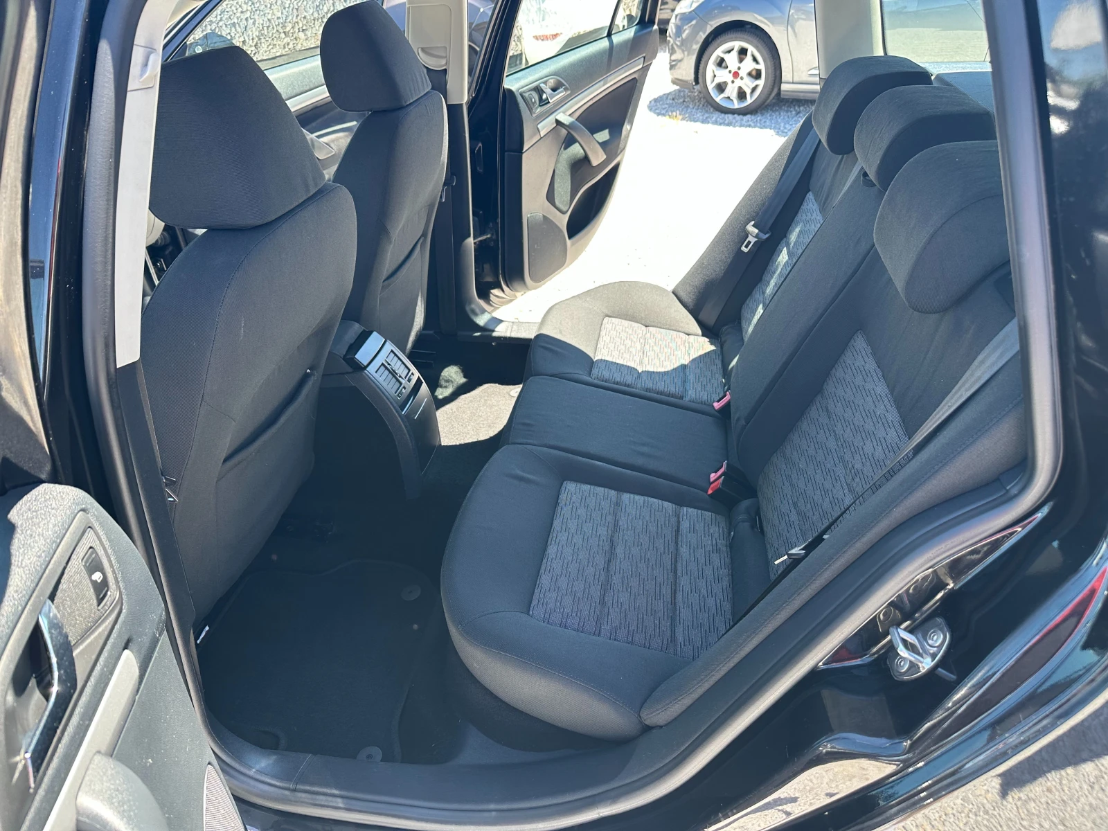 Skoda Octavia 1.6TDI, снимка 11 - Автомобили и джипове - 54605692