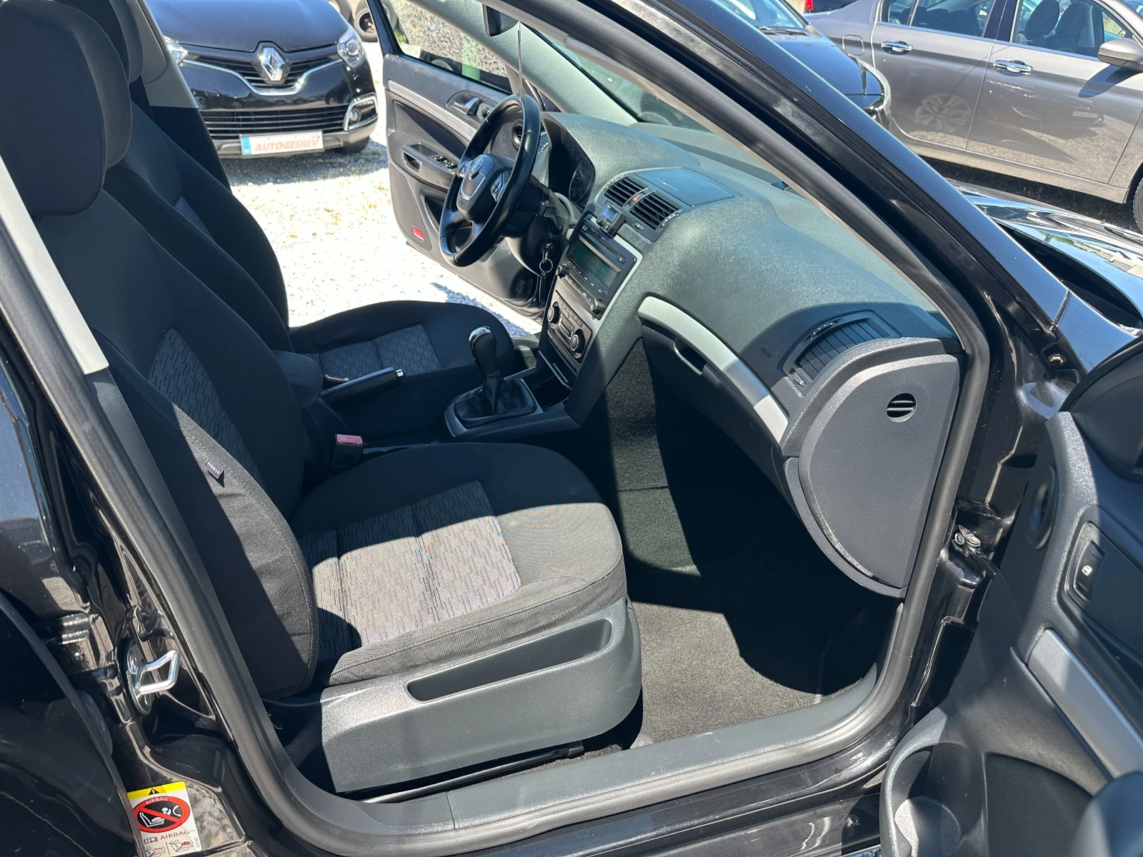 Skoda Octavia 1.6TDI, снимка 8 - Автомобили и джипове - 54605692