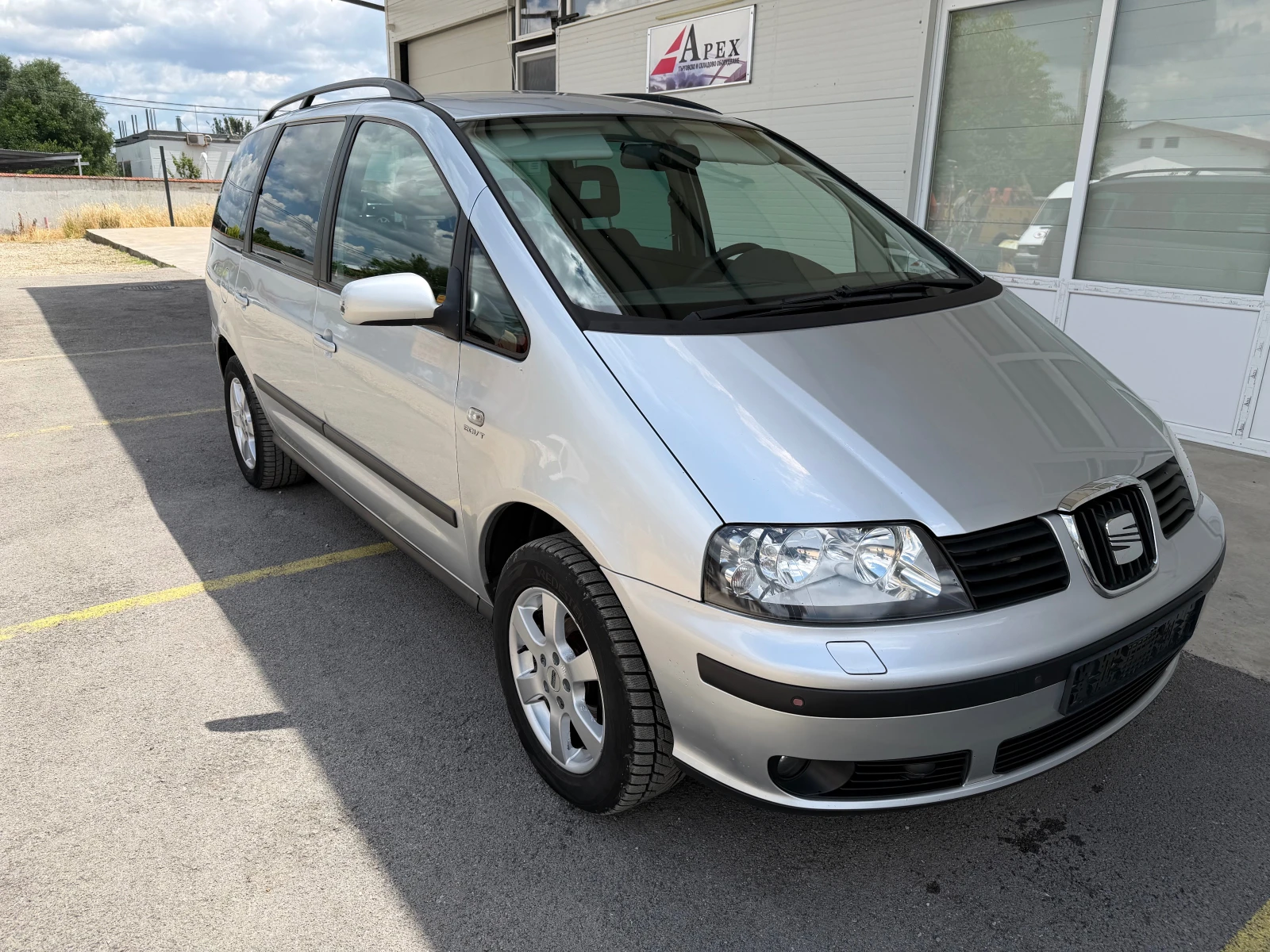Seat Alhambra 1.8T 20V БЕНЗИН, снимка 3 - Автомобили и джипове - 54977043