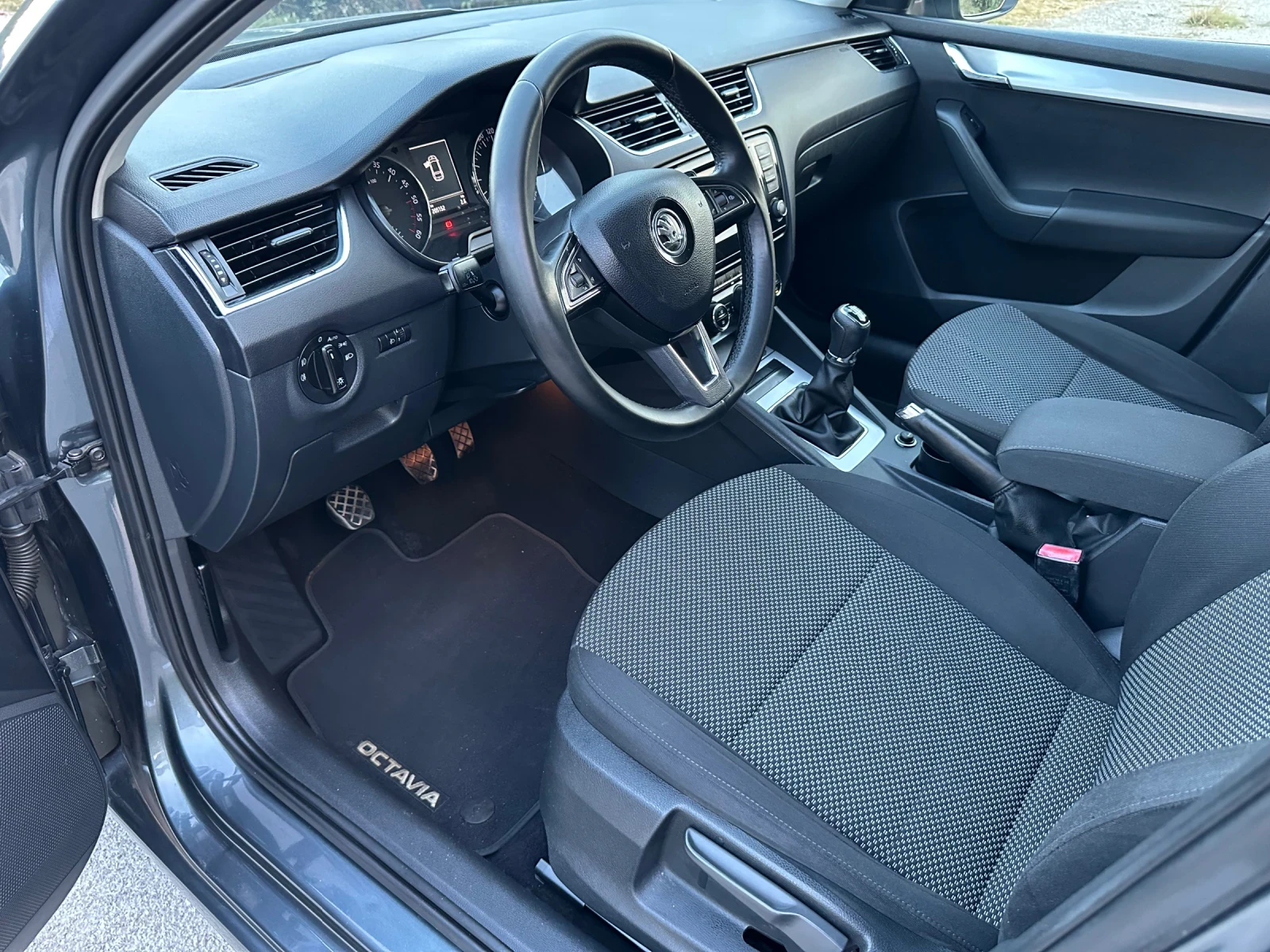 Skoda Octavia 2.0TDI~150к.с, снимка 8 - Автомобили и джипове - 55661907