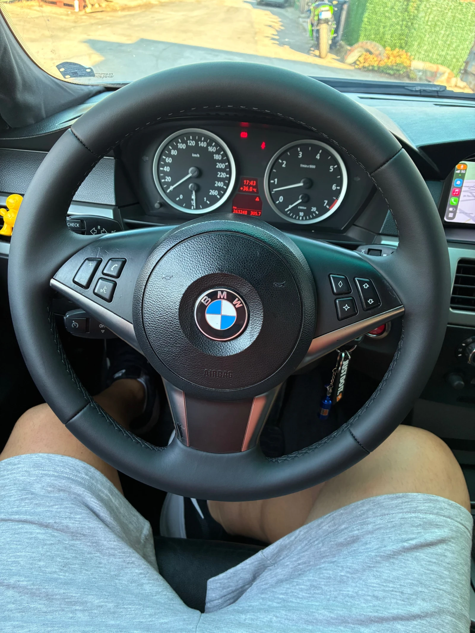BMW 523, снимка 11 - Автомобили и джипове - 55947401