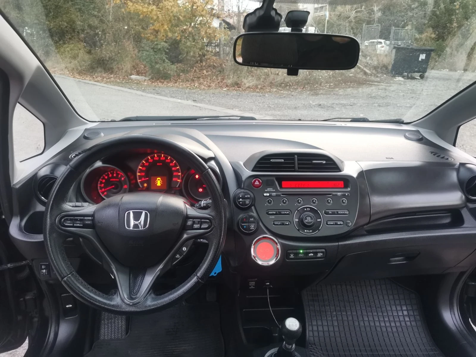 Honda Jazz 1.4 V-TEC EXECUTIVE  ПАНОРАМА, снимка 11 - Автомобили и джипове - 56601649