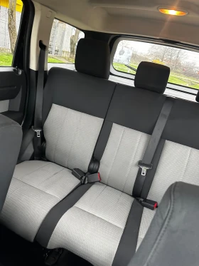 Dodge Nitro 2.8d 4x4 АВТОМАТИК 2.6t теглич , снимка 13