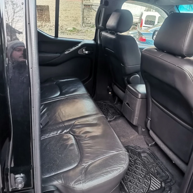 Nissan Navara, снимка 12 - Автомобили и джипове - 51960766