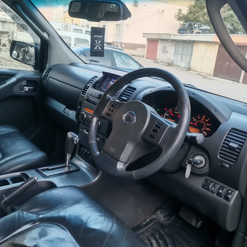 Nissan Navara, снимка 9 - Автомобили и джипове - 51960766