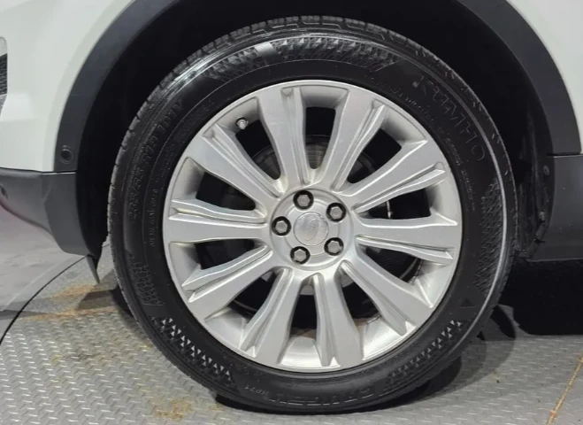 Land Rover Evoque 2.2 - изображение 5