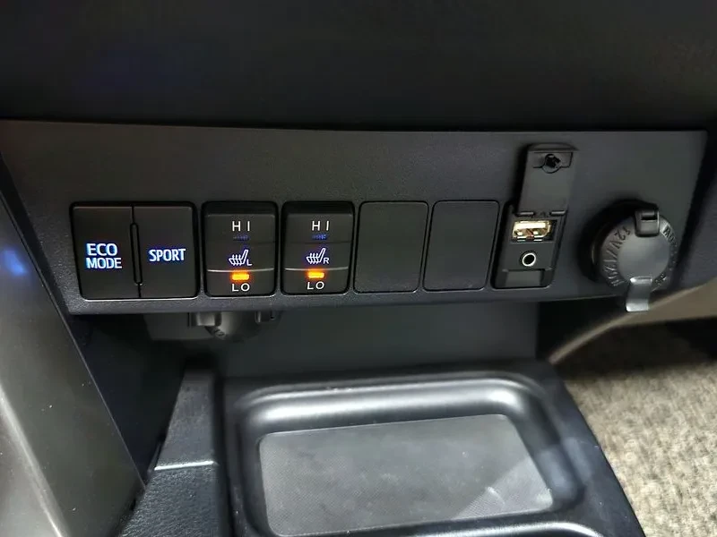 Toyota Rav4 2.5 2Wd, снимка 17 - Автомобили и джипове - 55748398