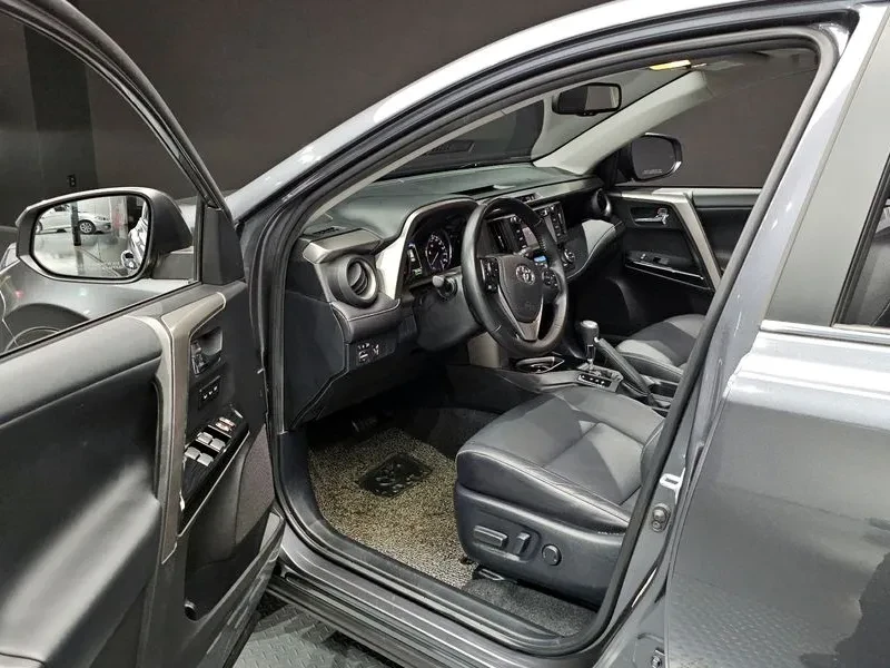 Toyota Rav4 2.5 2Wd, снимка 10 - Автомобили и джипове - 55748398