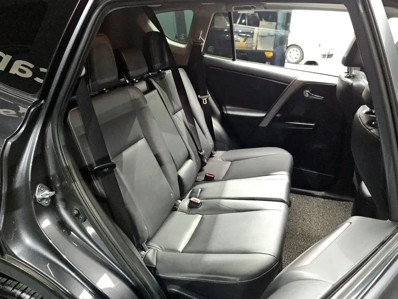 Toyota Rav4 2.5 2Wd, снимка 11 - Автомобили и джипове - 55748398