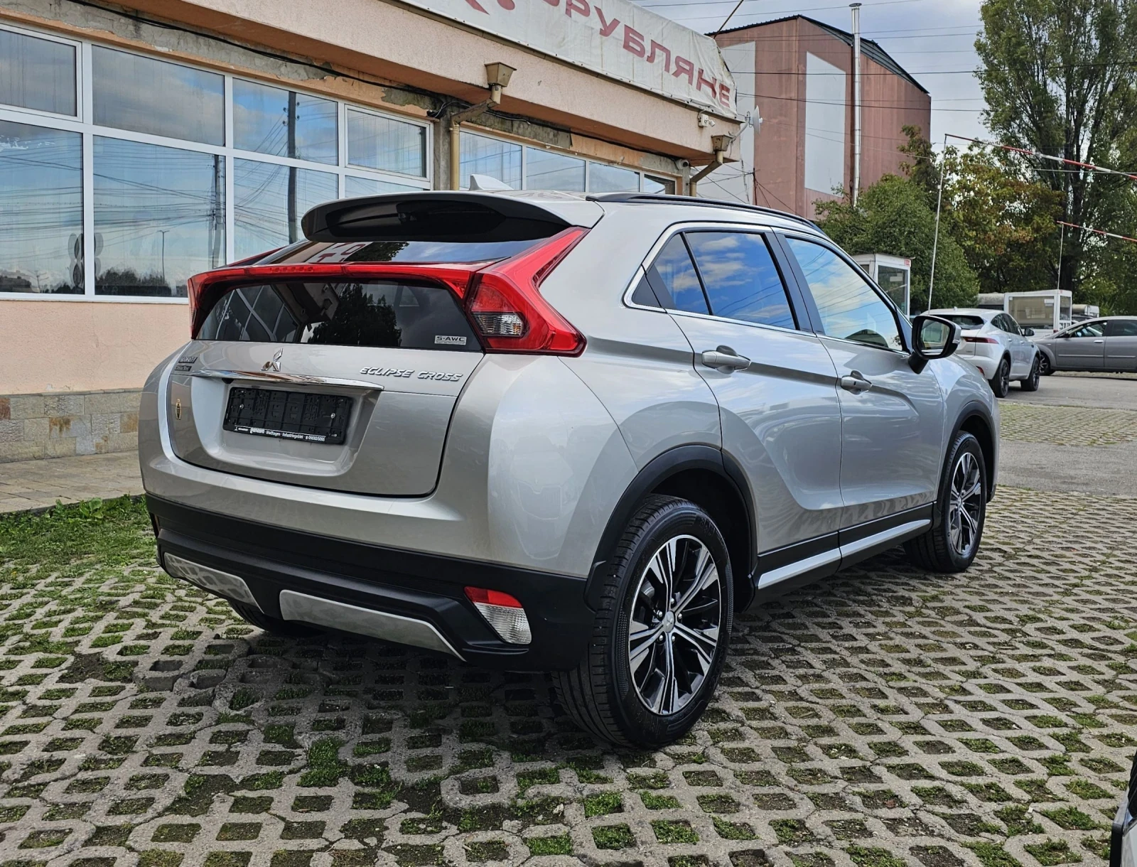 Mitsubishi Eclipse Cross Plus 4WD 1.5 T-MIVEC Euro 6 Камера KeylessGo - изображение 6