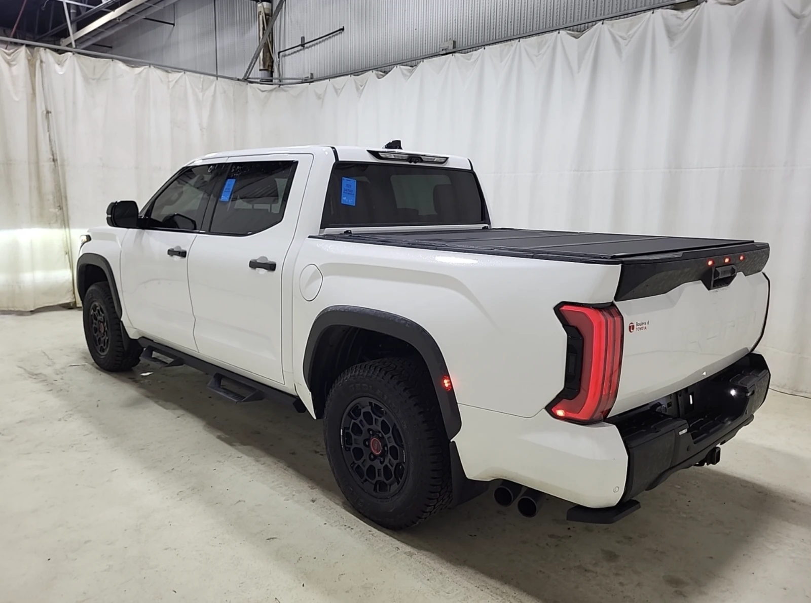 Toyota Tundra 2023 Toyota Tundra LIMITED HYBRID - изображение 6