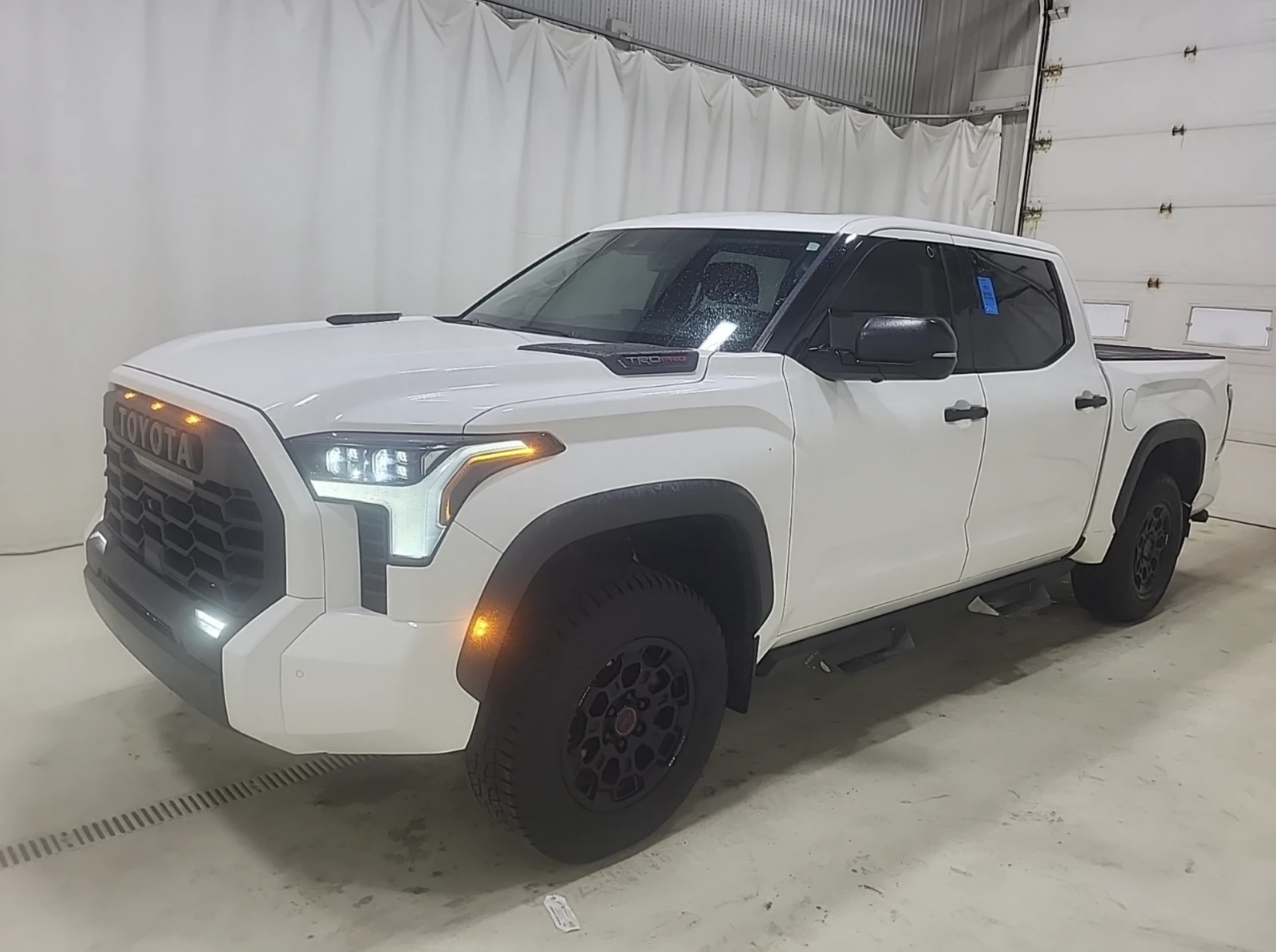 Toyota Tundra 2023 Toyota Tundra LIMITED HYBRID - изображение 3