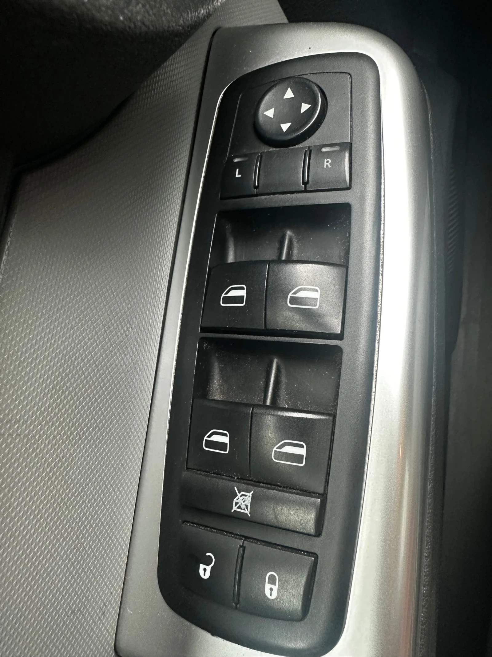 Dodge Nitro 2.8d 4x4 ��������� 2.6t ������  | Mobile.bg � ����������� 14