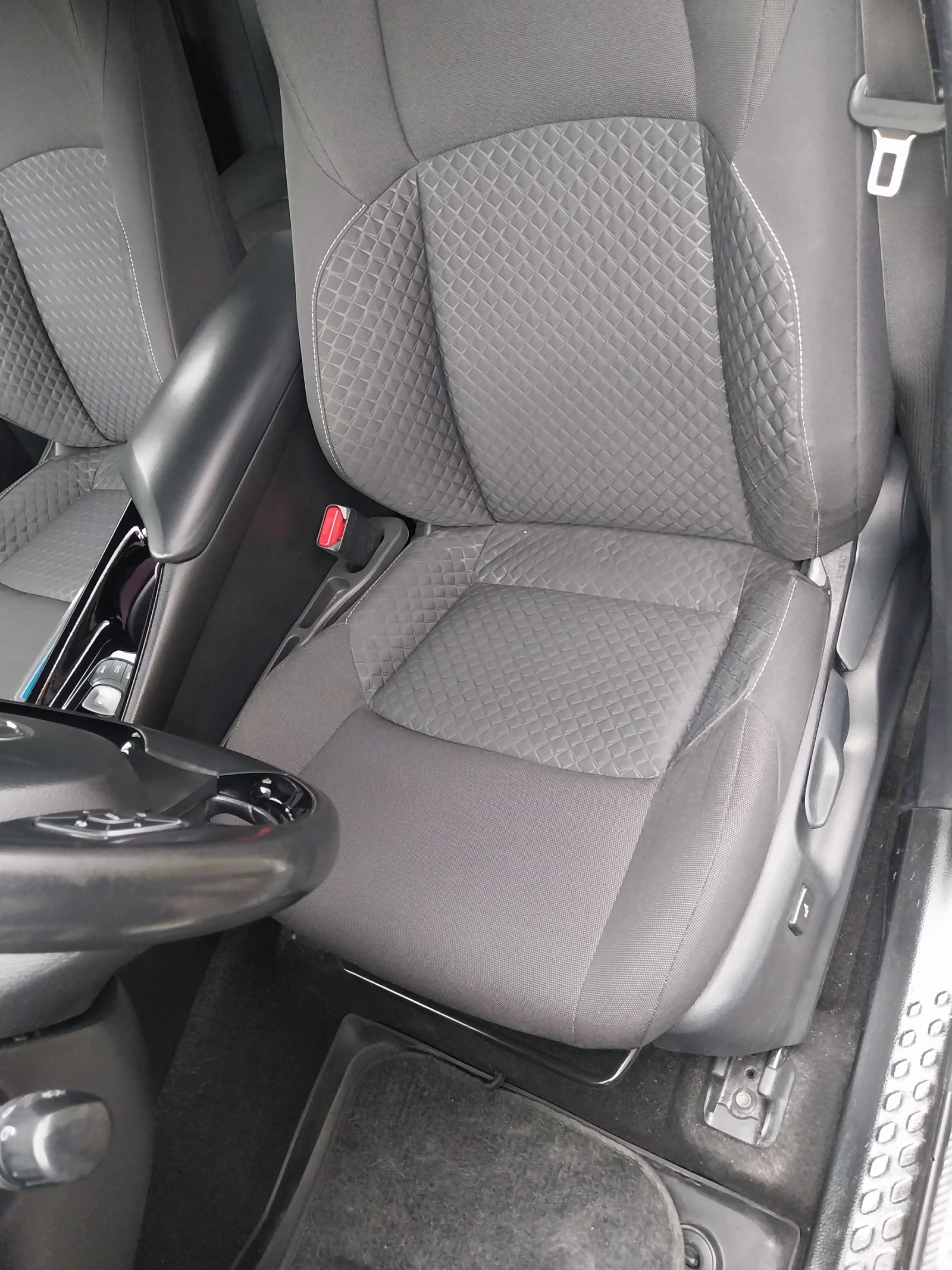 Toyota C-HR, снимка 10 - Автомобили и джипове - 54030718