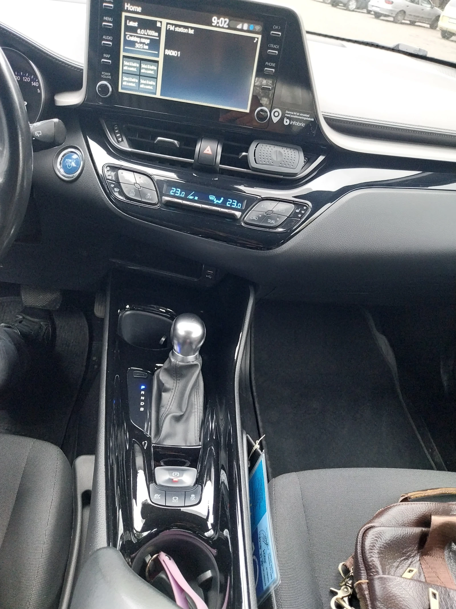 Toyota C-HR, снимка 11 - Автомобили и джипове - 54030718