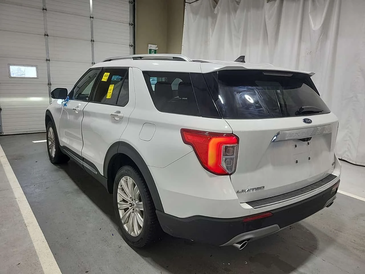 Ford Explorer * CARFAX * АВТОКРЕДИТ БЕЗ ПЪРВОНАЧАЛНА ВНОСКА, снимка 4 - Автомобили и джипове - 54821444