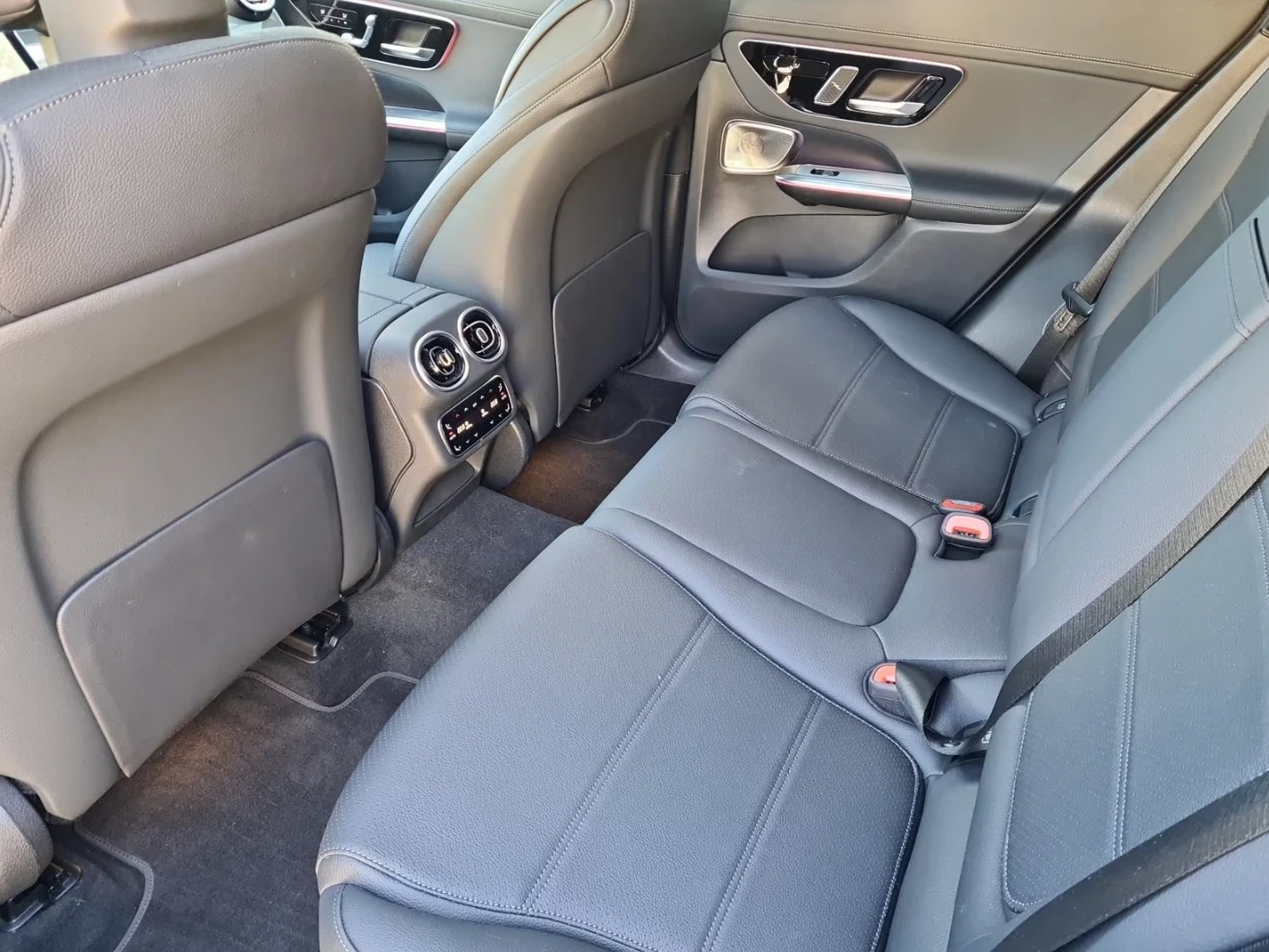 Mercedes-Benz GLC 450D* COUPE* 4M* AMG* PANO* HUD* ВЕНТИЛАЦИЯ* 360* , снимка 16 - Автомобили и джипове - 54977718