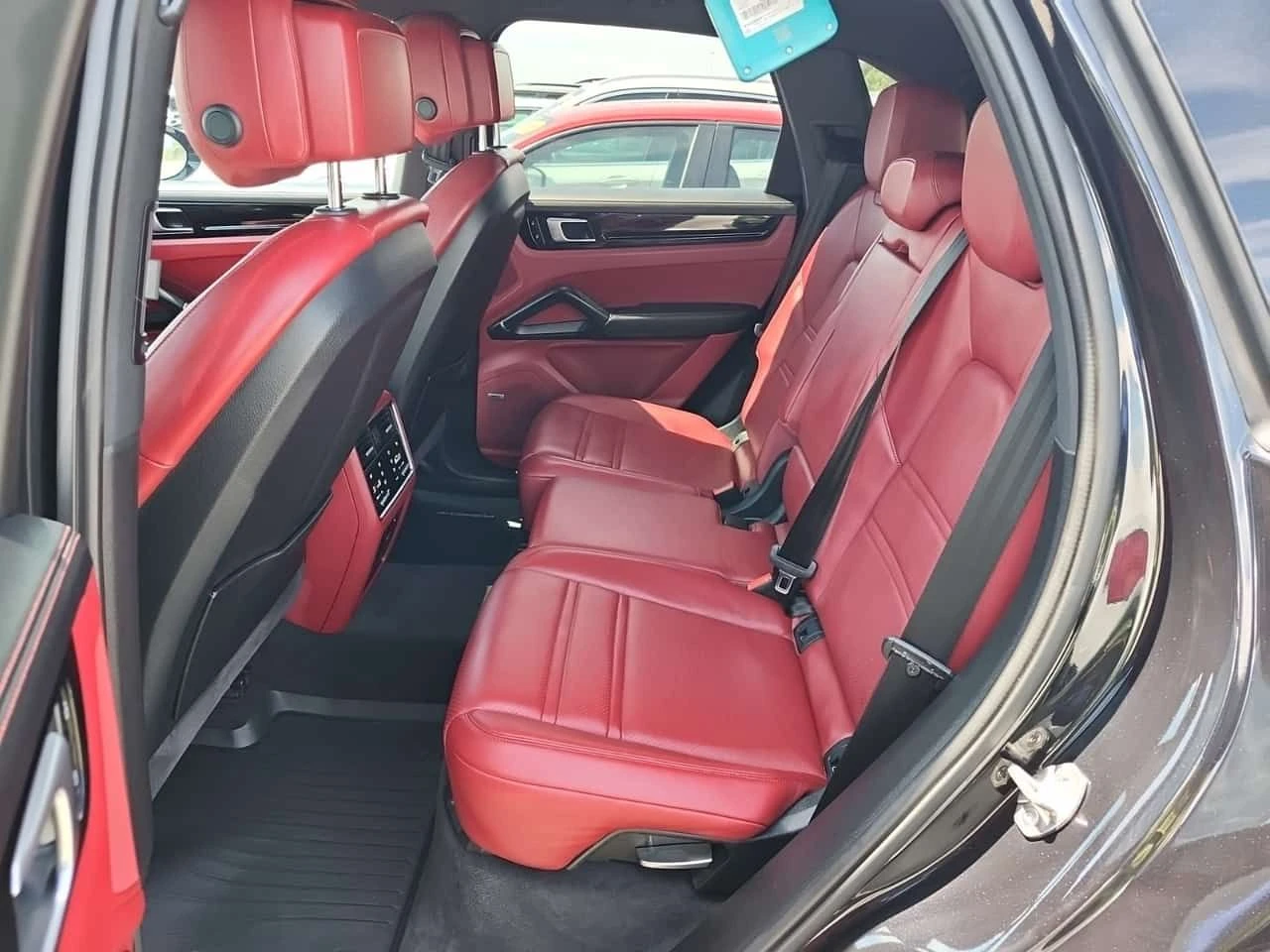 Porsche Cayenne * E HYBRID * CARFAX * Бeз инциденти * Въздух * , снимка 9 - Автомобили и джипове - 55083988