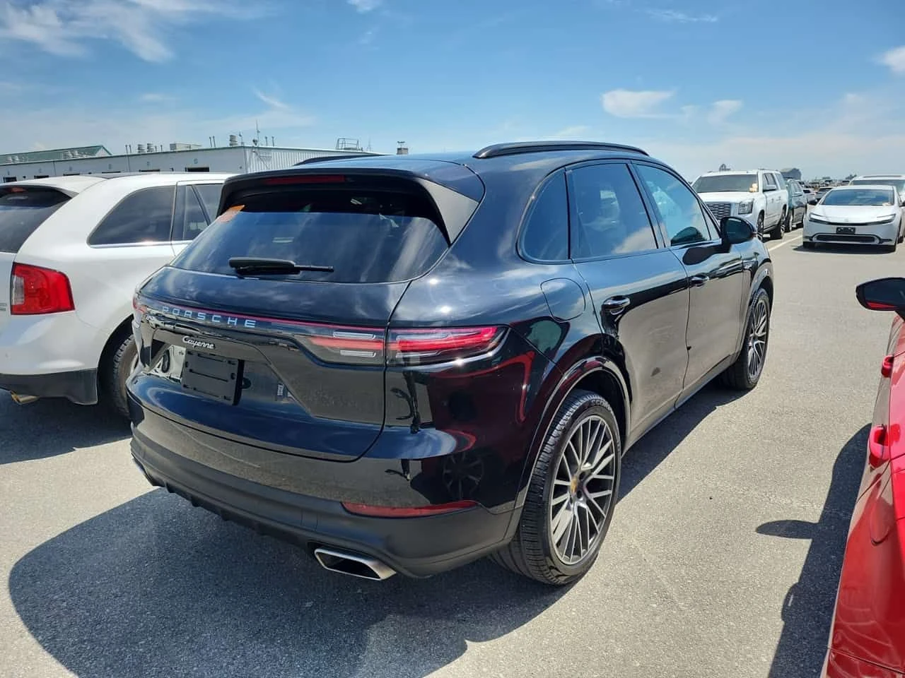 Porsche Cayenne * E HYBRID * CARFAX * Бeз инциденти * Въздух * , снимка 3 - Автомобили и джипове - 55083988