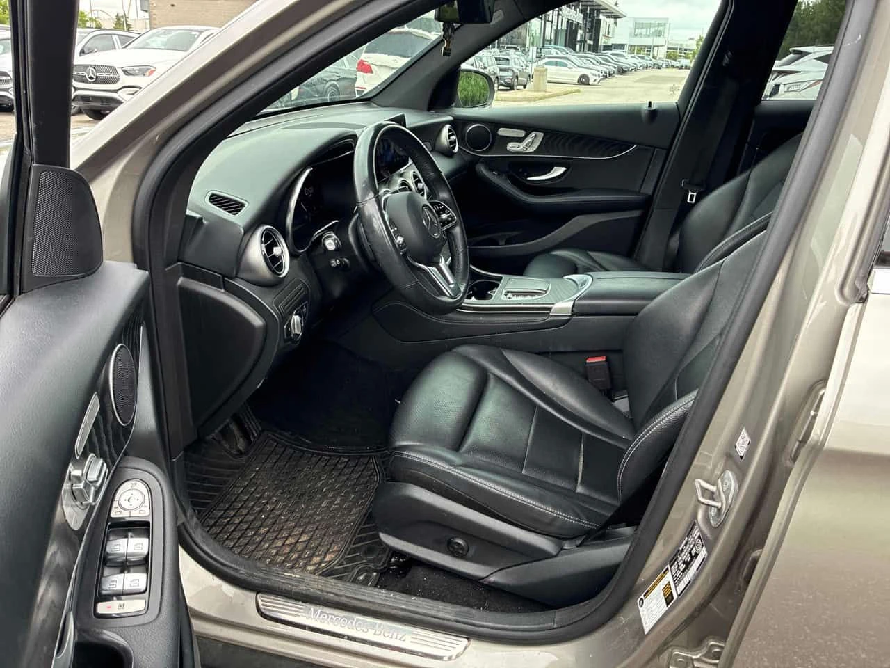 Mercedes-Benz GLC 300 ОТ ПРЕДСТАВИТЕЛСТВО/КЛИП/360/ДИСТРОНИК/ДИГ.КЛ., снимка 5 - Автомобили и джипове - 55193940
