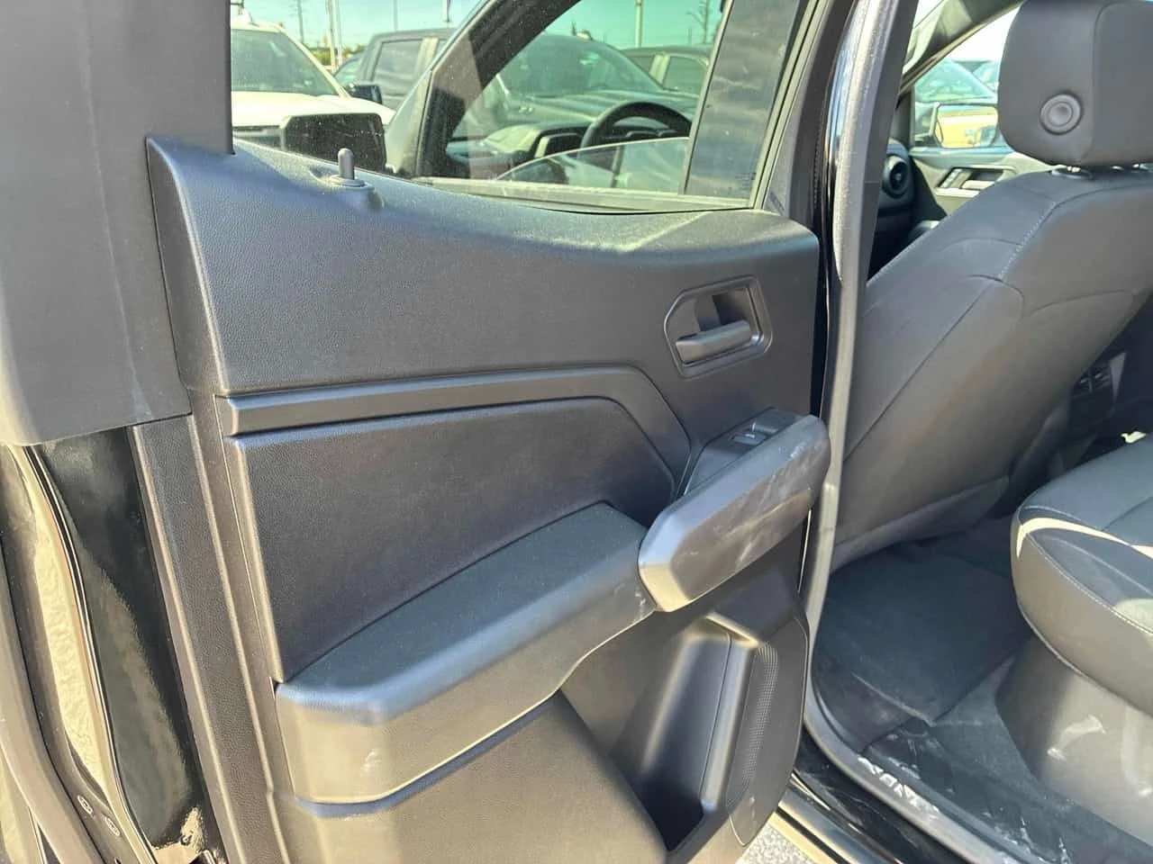 Chevrolet Colorado * 4WD Trail Boss* АВТОКРЕДИТ* , снимка 16 - Автомобили и джипове - 56254109