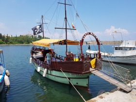 Лодка Albica