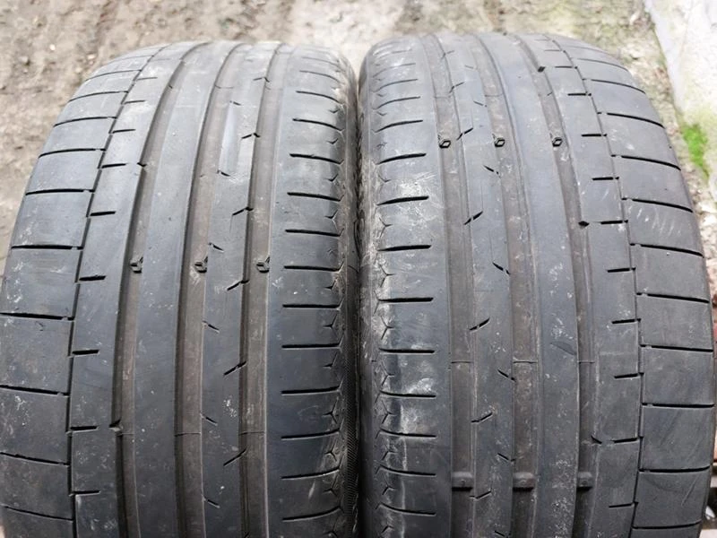 Гуми Летни 225/40R19, снимка 1 - Гуми и джанти - 35972356