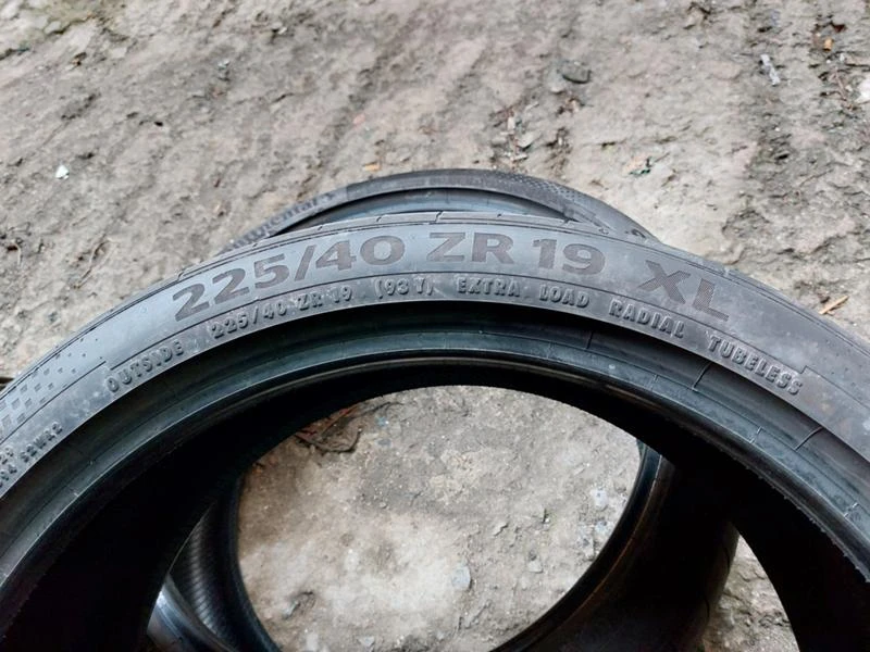 Гуми Летни 225/40R19, снимка 9 - Гуми и джанти - 35972356