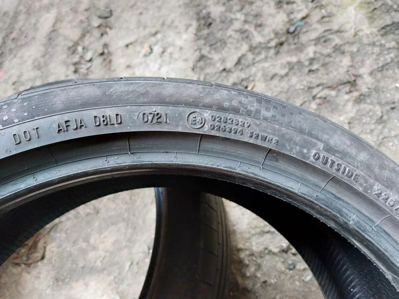 Гуми Летни 225/40R19, снимка 8 - Гуми и джанти - 35972356