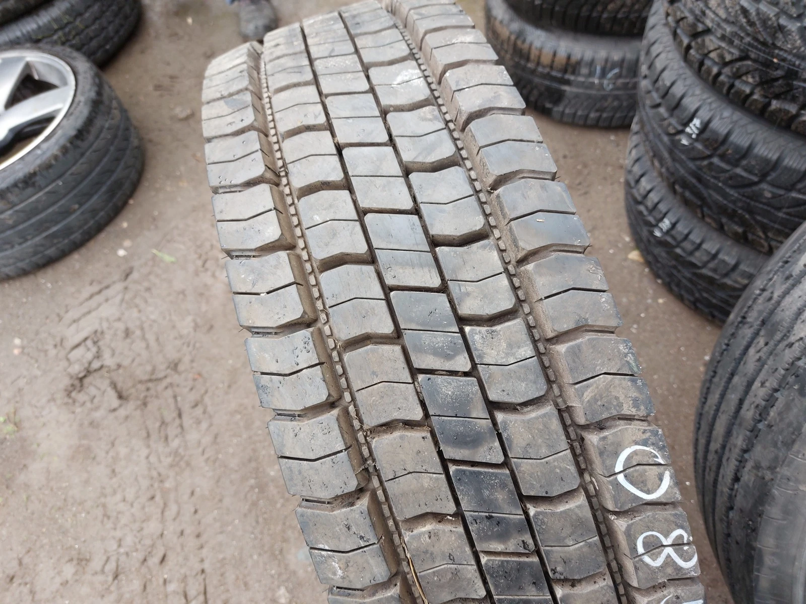 ���� 235/75R17.5 | Mobile.bg � ����������� 1