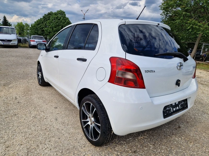 Toyota Yaris 1.3VVT-I/86кс., снимка 7 - Автомобили и джипове - 47784482