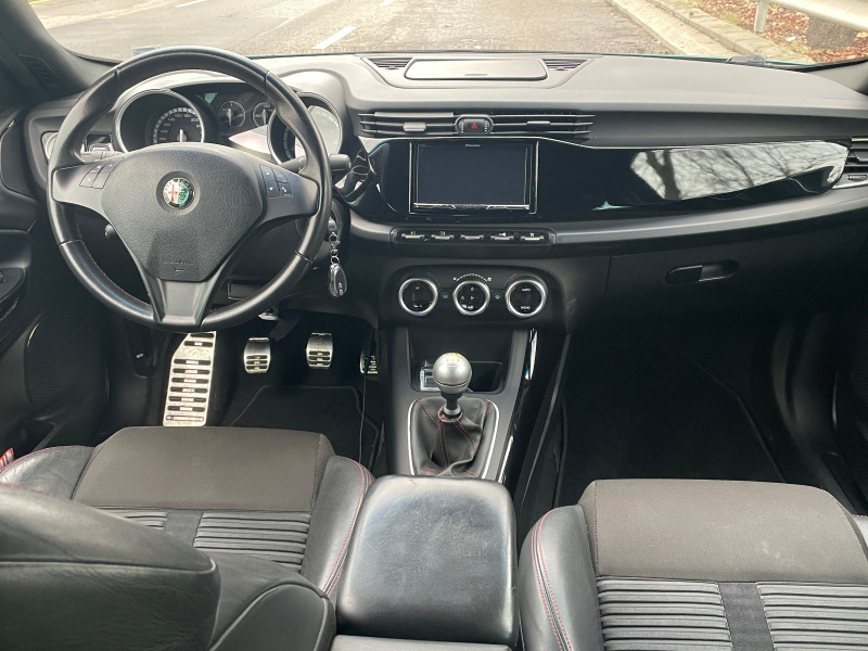Alfa Romeo Giulietta 1750 TBI QV, снимка 8 - Автомобили и джипове - 46360692