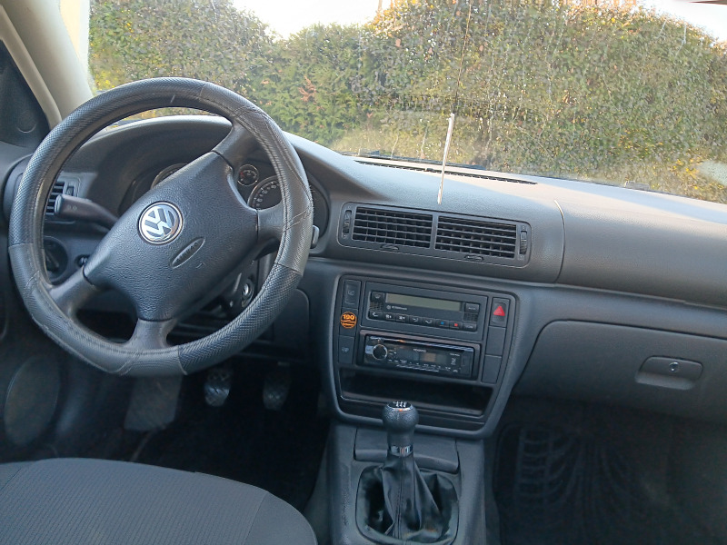 VW Passat, снимка 5 - Автомобили и джипове - 46385338