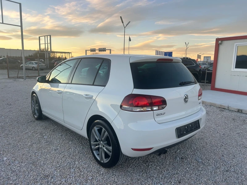 VW Golf Highline-NAVI-TOP, снимка 4 - Автомобили и джипове - 48378445