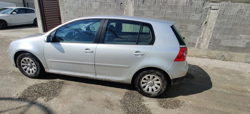 VW Golf 1.6 fsi, снимка 3 - Автомобили и джипове - 49343853