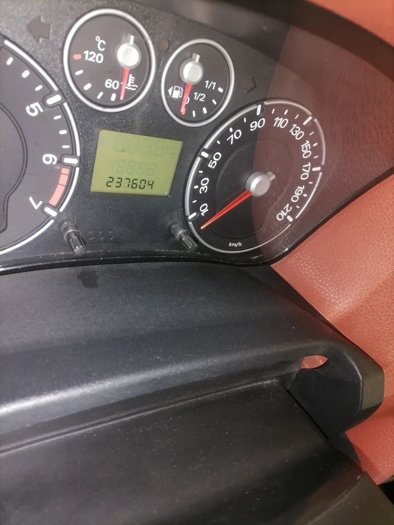 Ford Fiesta МК5 фейслифт, снимка 3 - Автомобили и джипове - 49877476