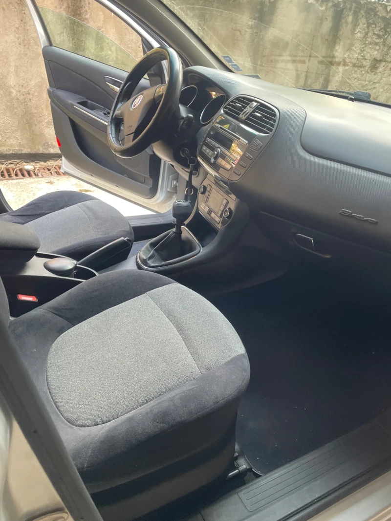 Fiat Bravo 1.9 MultiJet (120 Hp), снимка 11 - Автомобили и джипове - 51730304