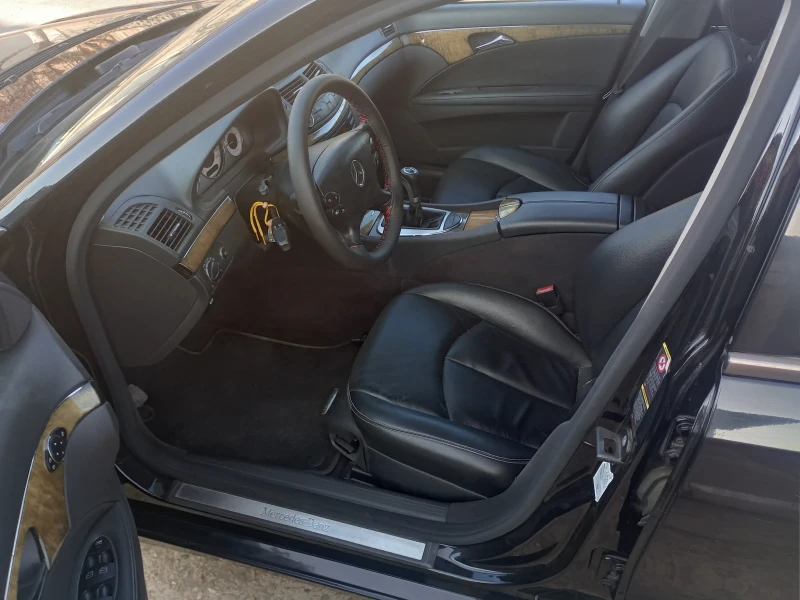 Mercedes-Benz E 280 CDI V6 AVANT-GARDE FULL , снимка 11 - Автомобили и джипове - 51331404