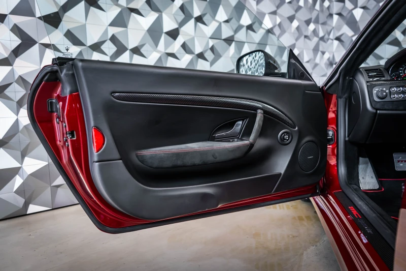 Maserati GranTurismo MC Sport line* Carbon* Alcantara* H/K* 20, снимка 7 - Автомобили и джипове - 52064871