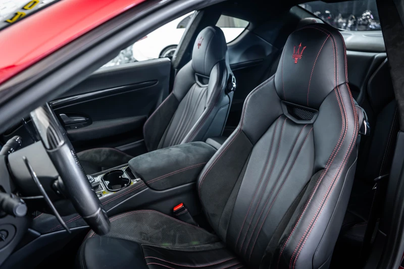 Maserati GranTurismo MC Sport line* Carbon* Alcantara* H/K* 20, снимка 13 - Автомобили и джипове - 52064871