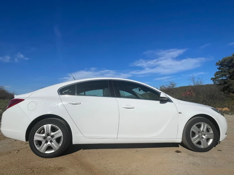 Opel Insignia, снимка 6 - Автомобили и джипове - 52870351