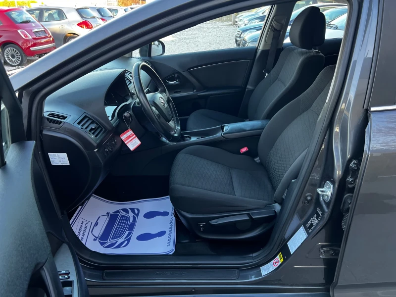 Toyota Avensis 2.0i SWISS TOP, снимка 11 - Автомобили и джипове - 52938245