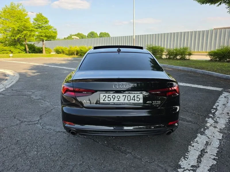 Audi A5 45 Tfsi Quattro Coupe, снимка 4 - Автомобили и джипове - 55220499