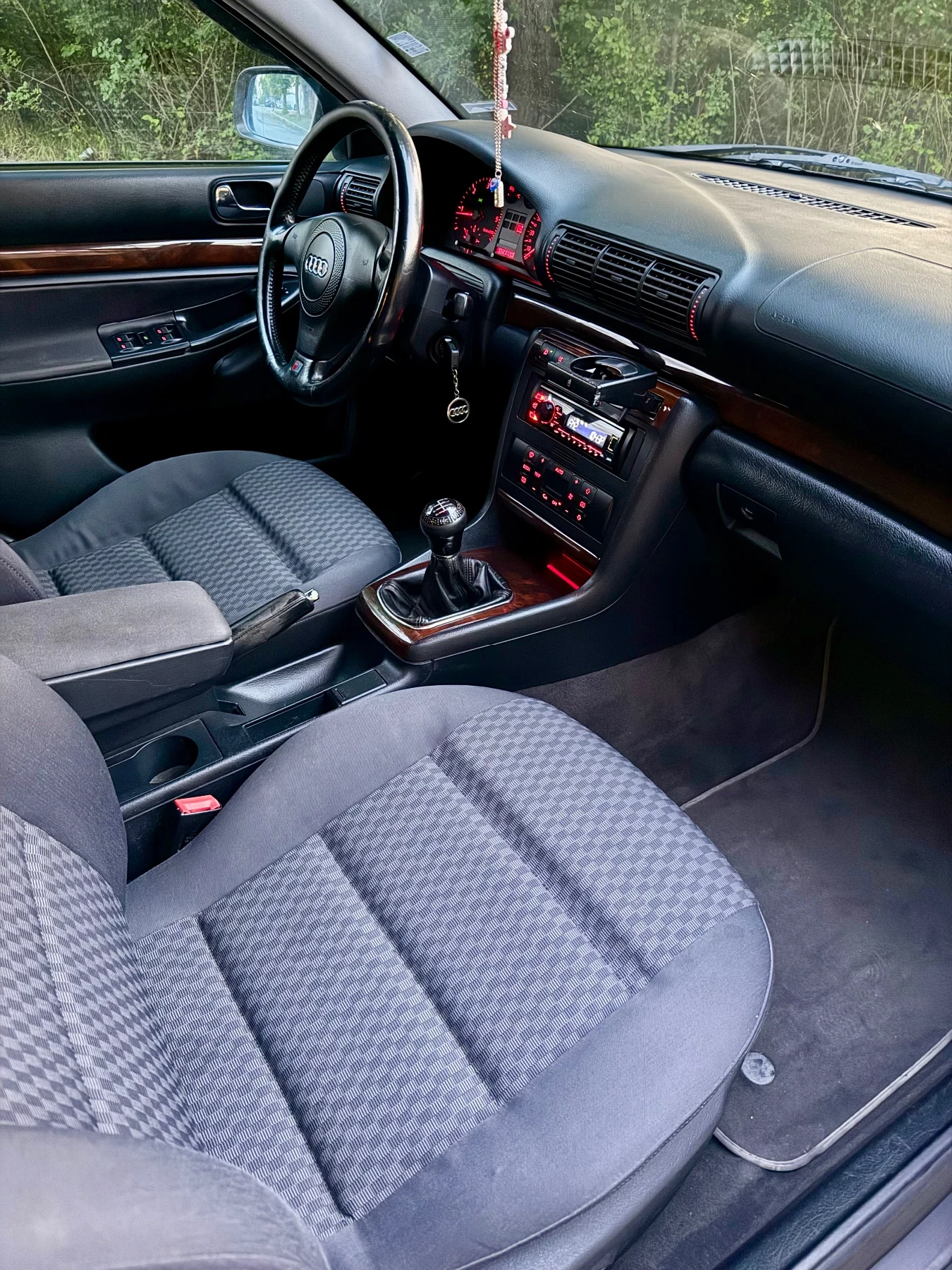Audi A4 B5 - изображение 9