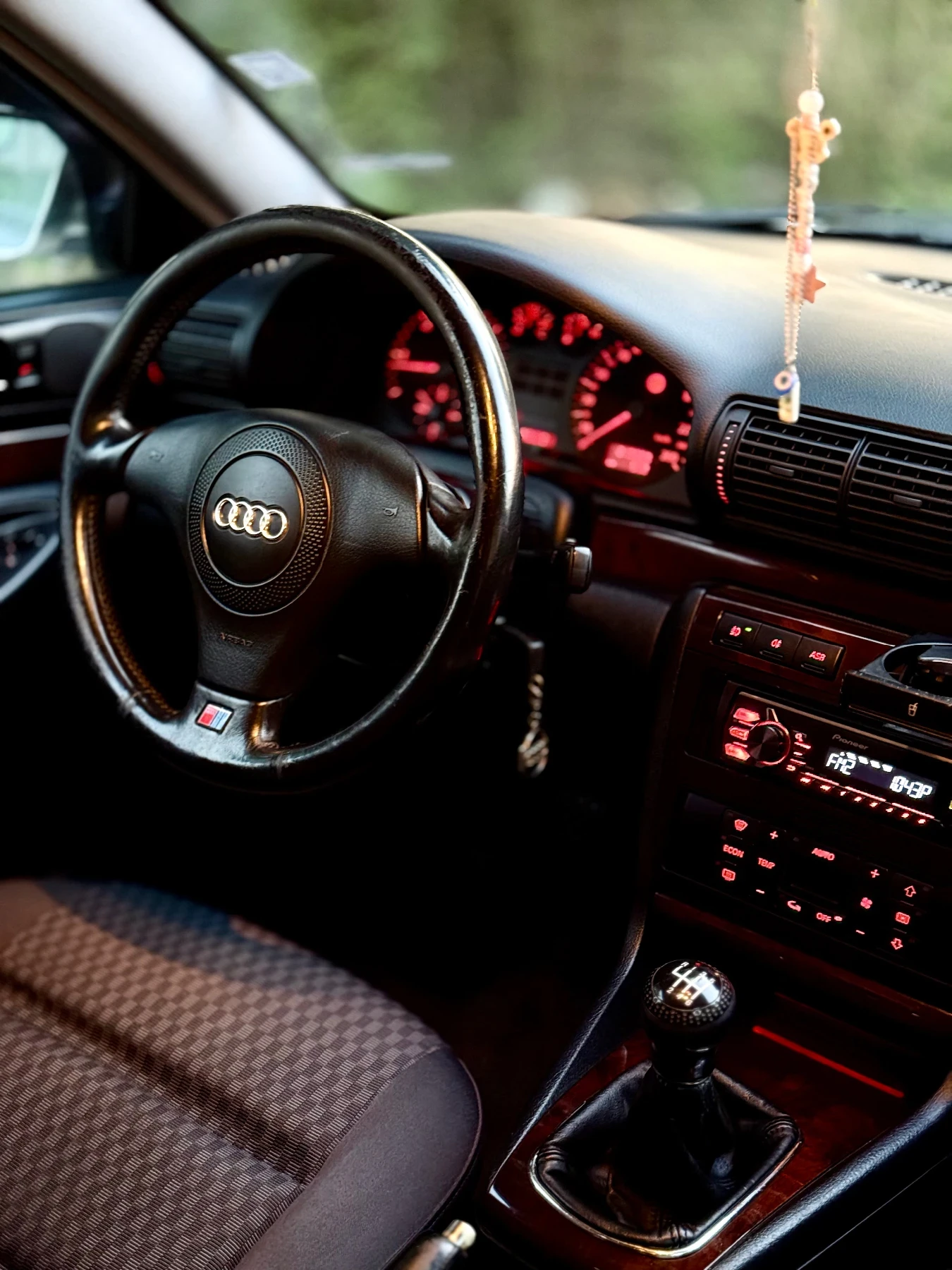 Audi A4 B5 - изображение 6
