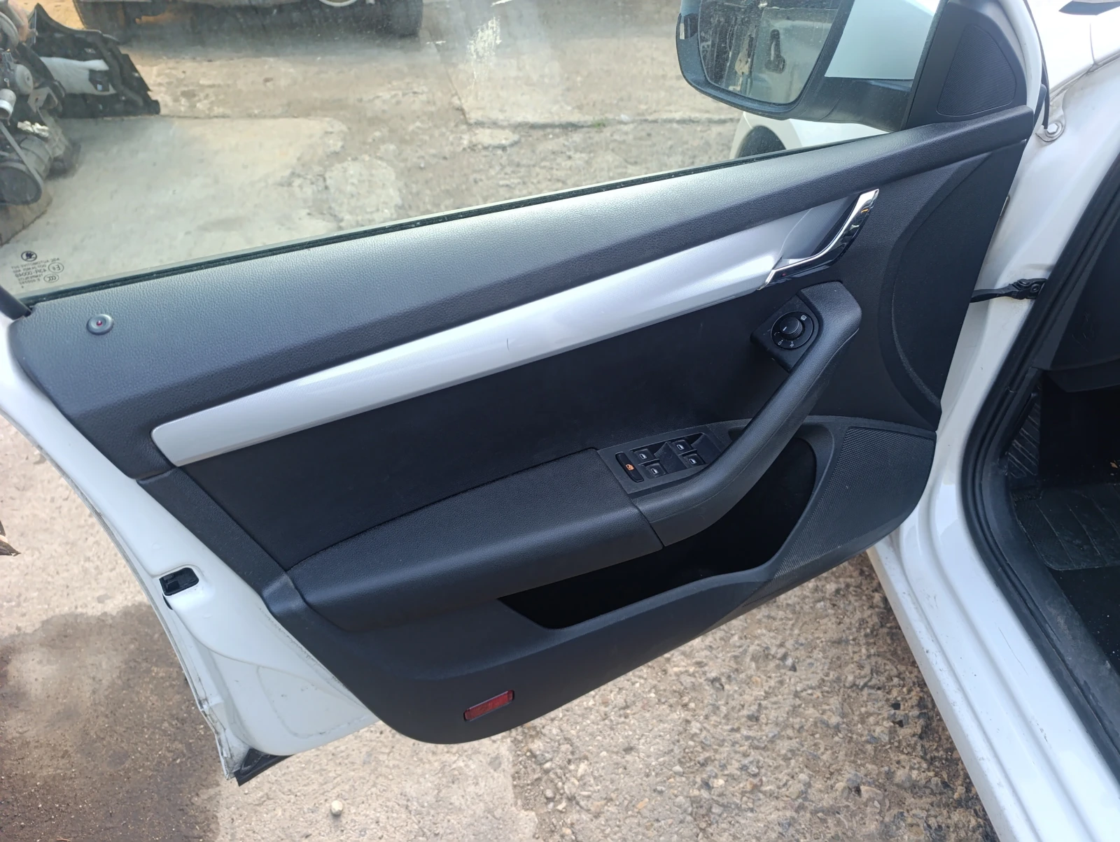 Skoda Octavia 1.8tfsi DSG  - изображение 10