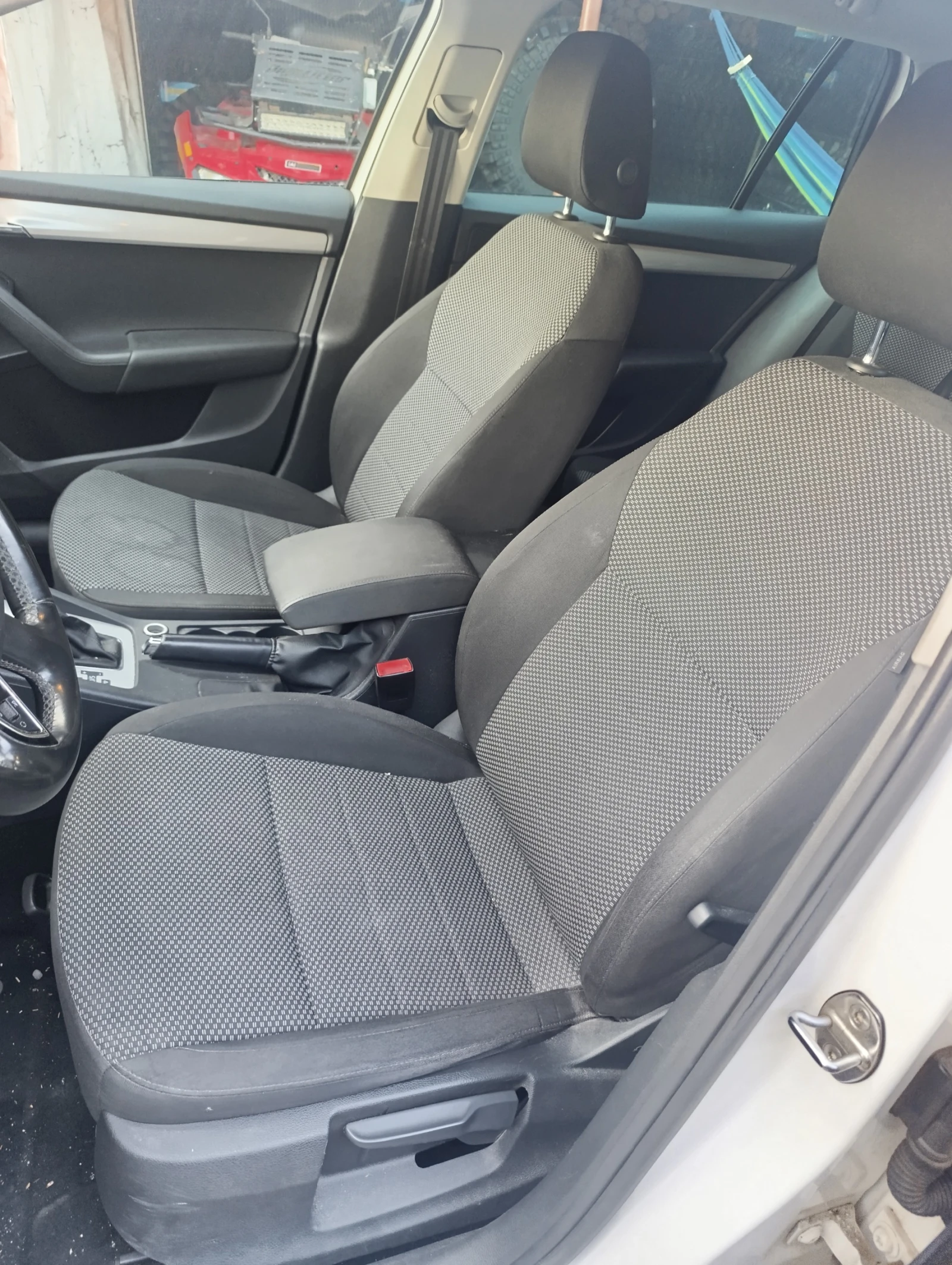 Skoda Octavia 1.8tfsi DSG , снимка 13 - Автомобили и джипове - 50730330